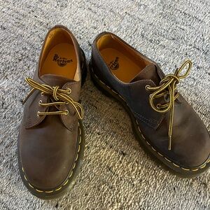 Dr. Martens Brown Leather 3‑Eye Derby Shoes with Yellow Stitching